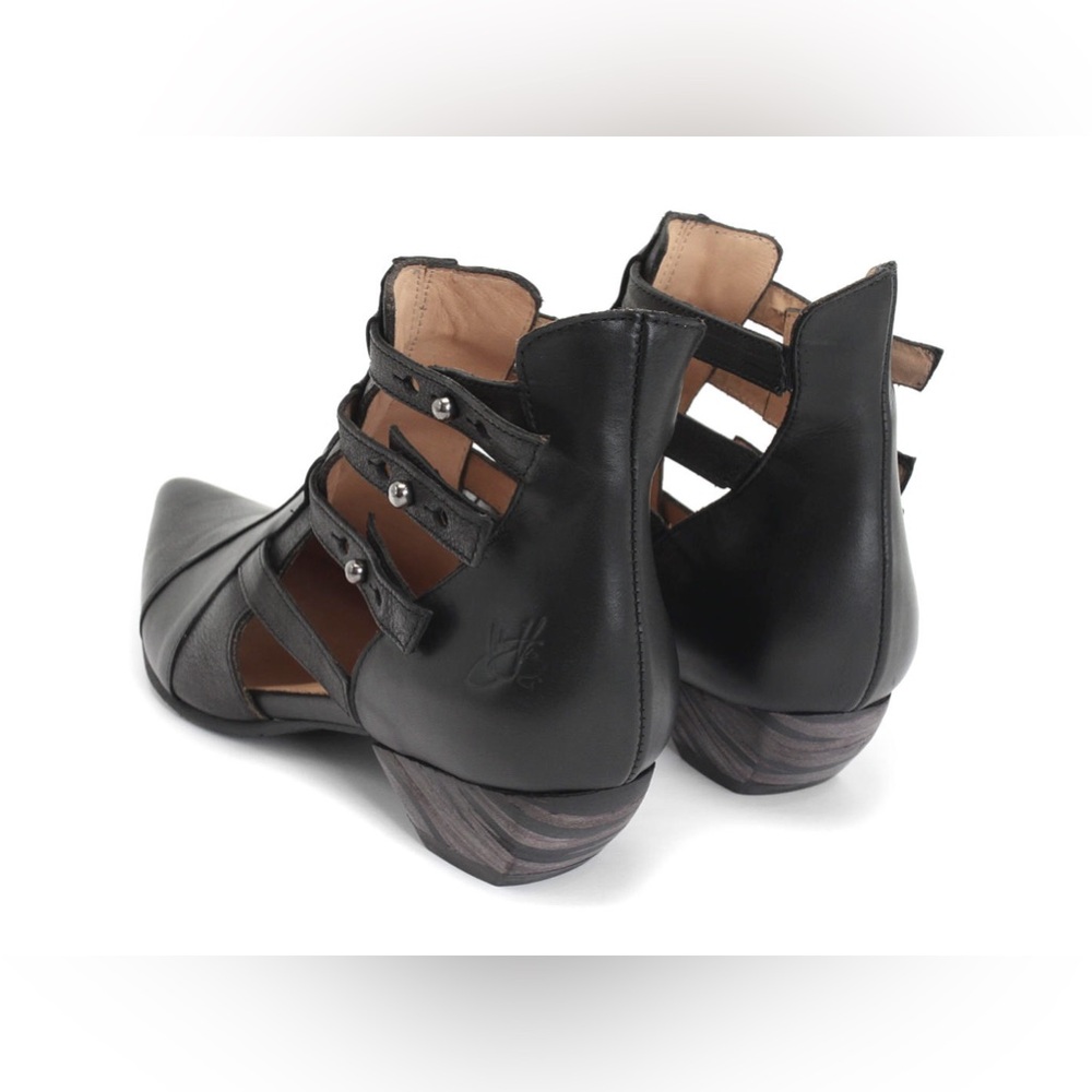 John Fluevog Truth Bekkie Black 
Strappy Leather Gorh Designer Ankle Boots Sz 8 - Picture 5 of 17